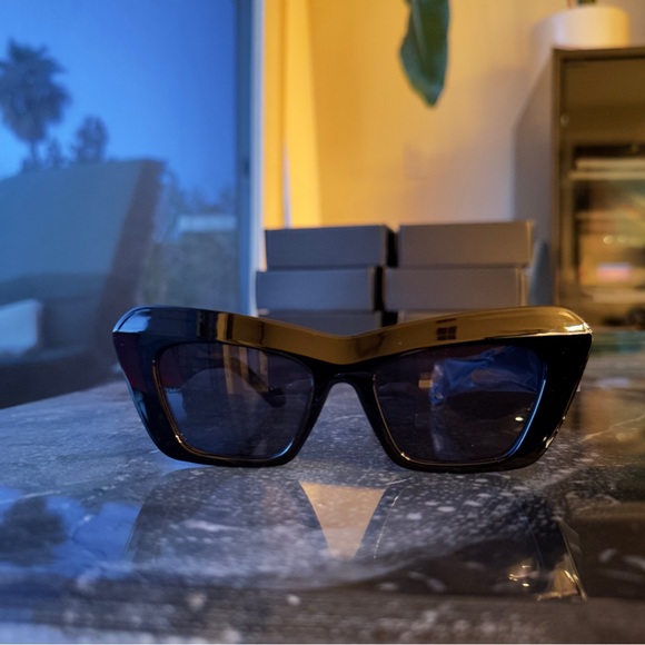 NEW ♡  BOSS LADY SQUARE  SUNGLASSES - Picture 9 of 10